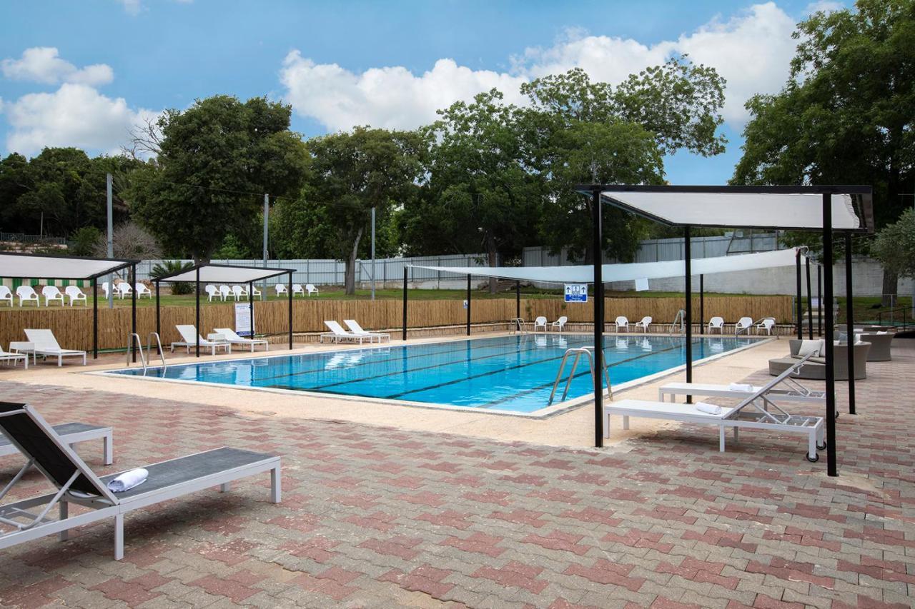 Eden Inn Zihron Yaakov Exterior foto