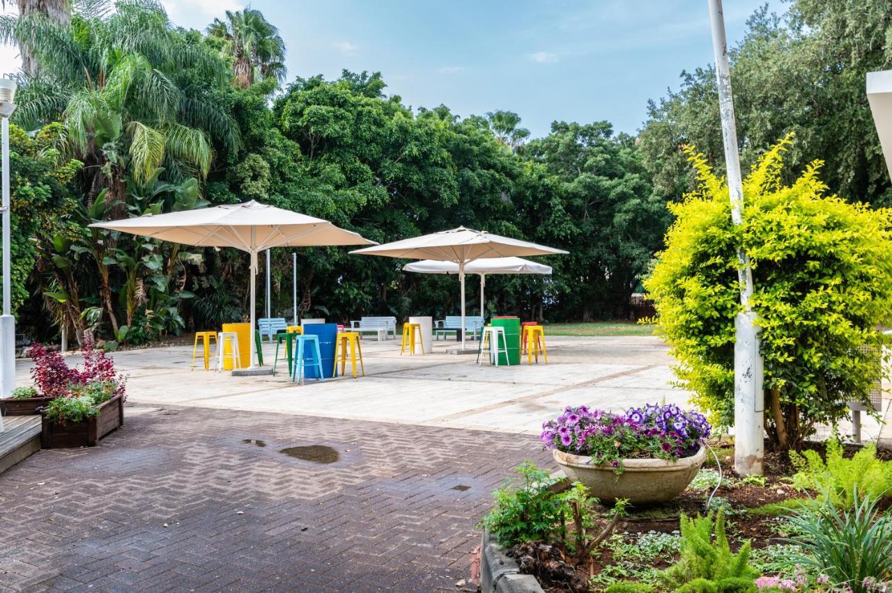 Eden Inn Zihron Yaakov Exterior foto