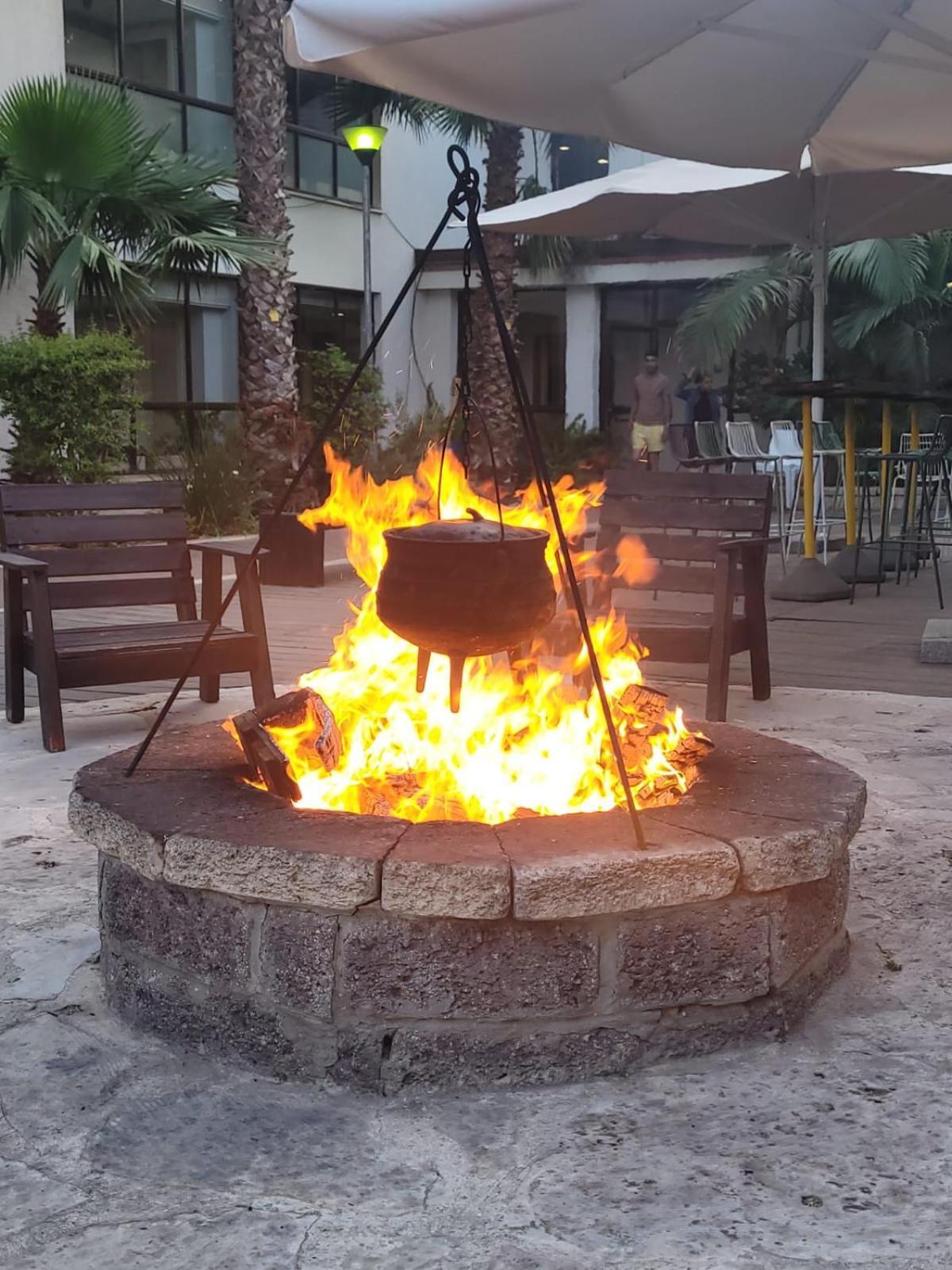 Eden Inn Zihron Yaakov Exterior foto