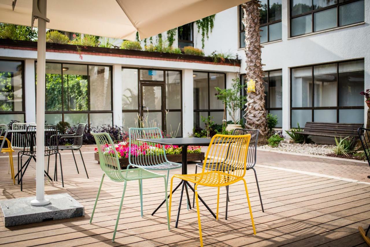 Eden Inn Zihron Yaakov Exterior foto